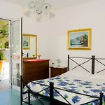 Ξενοδοχείο Bernardina 2*