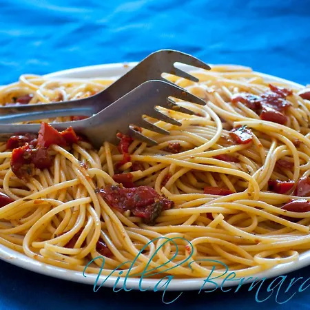 Отель Bernardina Форио