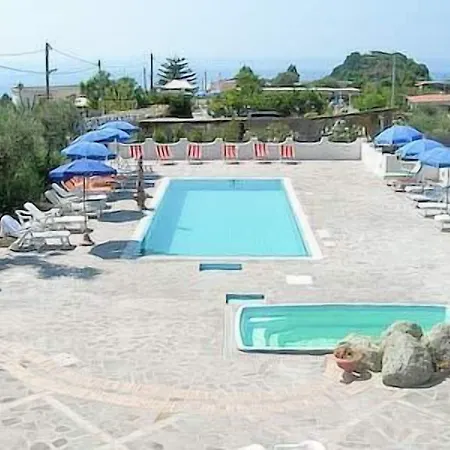 Отель Bernardina Форио