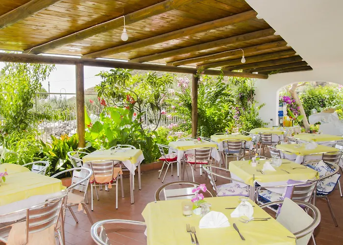 מלון Bernardina 2*