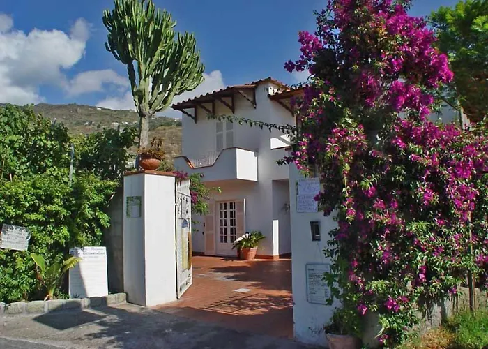 מלון Bernardina 2*