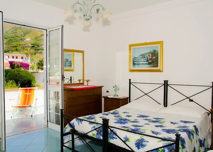 מלון Bernardina 2*